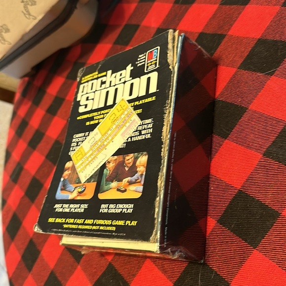 Vintage factory sealed Milton Bradley Travel Pocket Simon 1980s - Picture 6 of 7